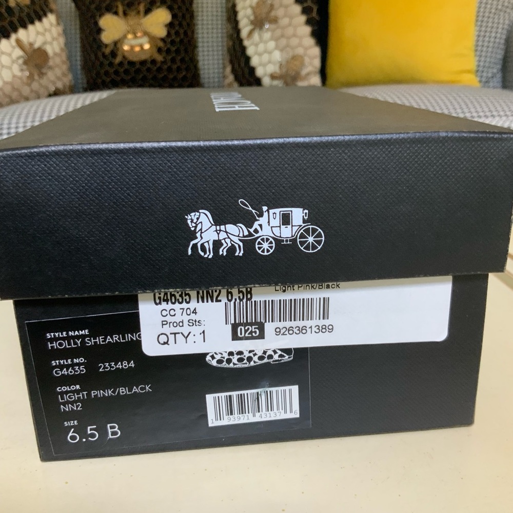 COACH HOLLY SHEARLING PINK AND BLACK LOGO SLIPPERS - Picture 15 of 16